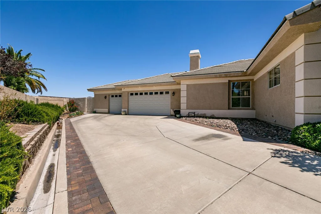7718 Willow Cove, Las Vegas, NV 89129