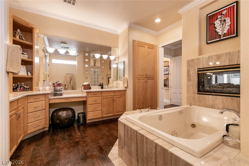 7718 Willow Cove, Las Vegas, NV 89129
