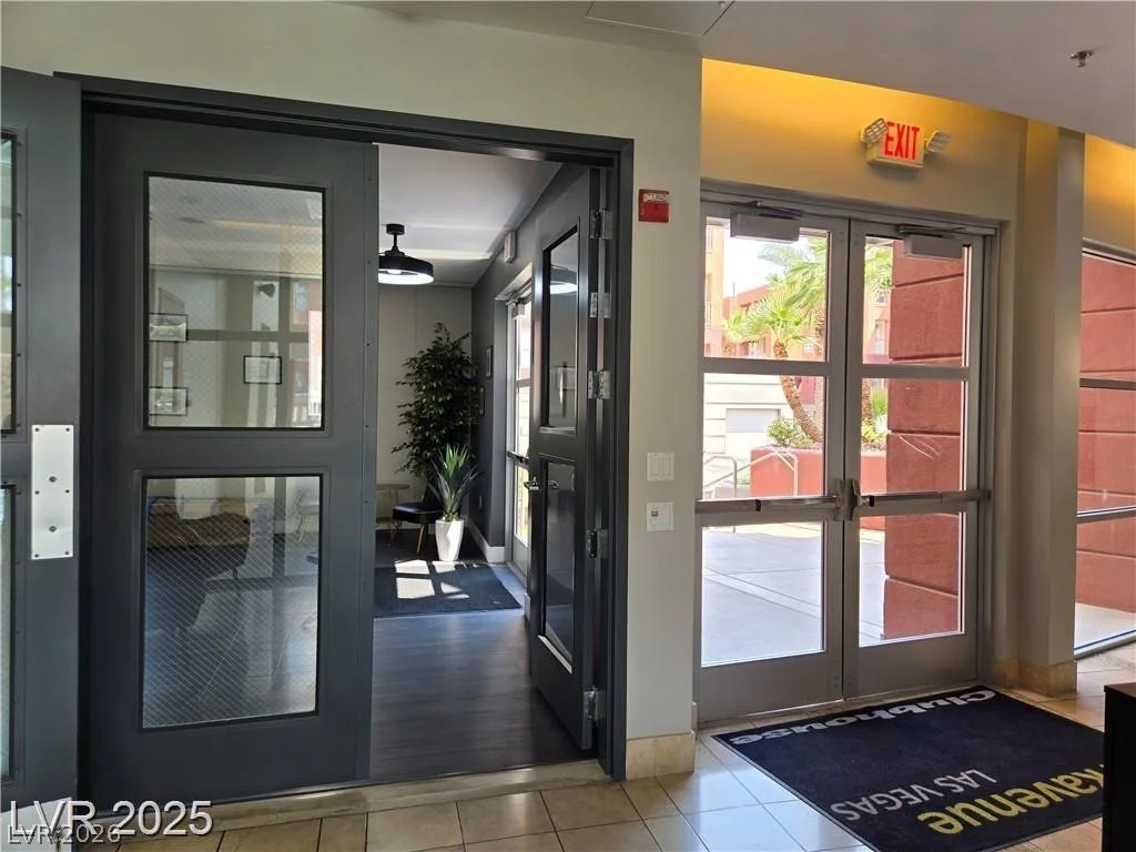 19 Agate Ave, Las Vegas, NV 89123