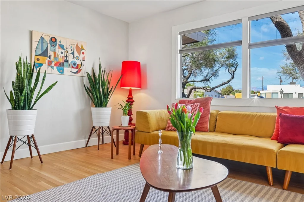 711 Lacy, Las Vegas, NV 89107