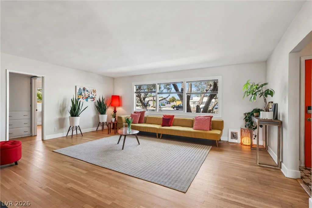711 Lacy, Las Vegas, NV 89107