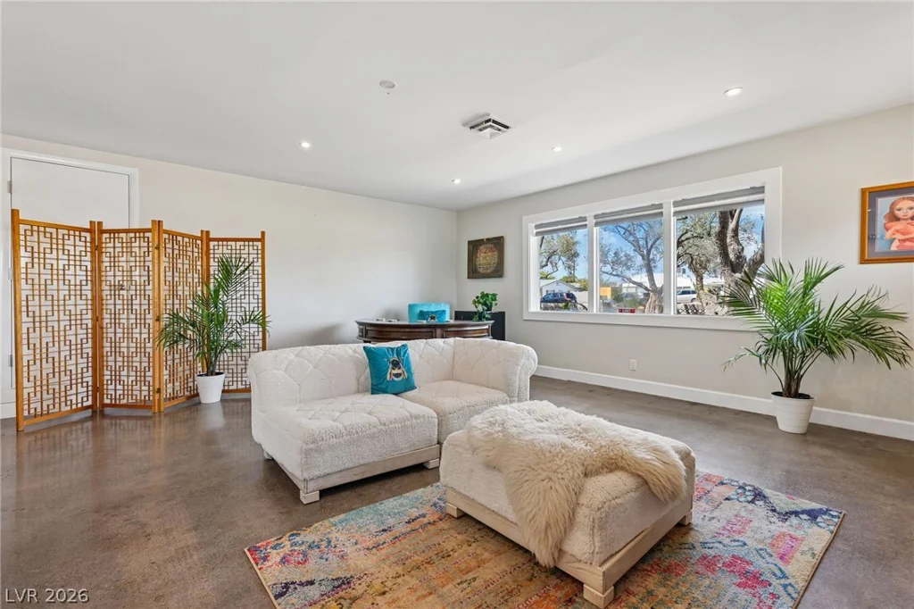 711 Lacy, Las Vegas, NV 89107