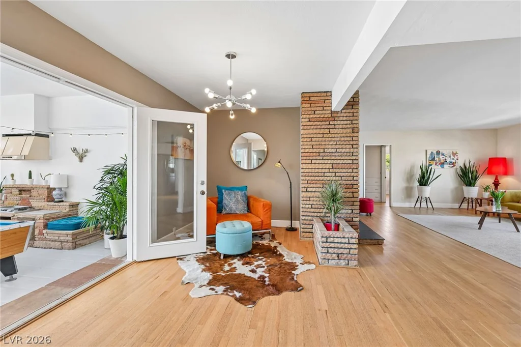 711 Lacy, Las Vegas, NV 89107