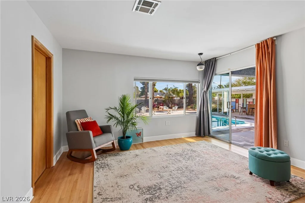 711 Lacy, Las Vegas, NV 89107