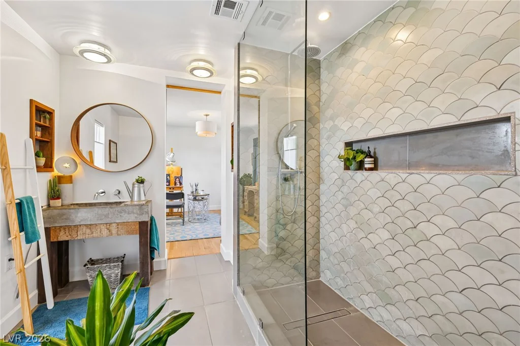 711 Lacy, Las Vegas, NV 89107