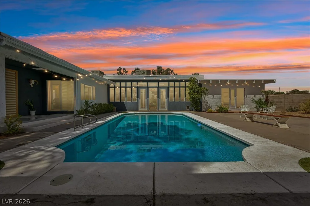 711 Lacy, Las Vegas, NV 89107
