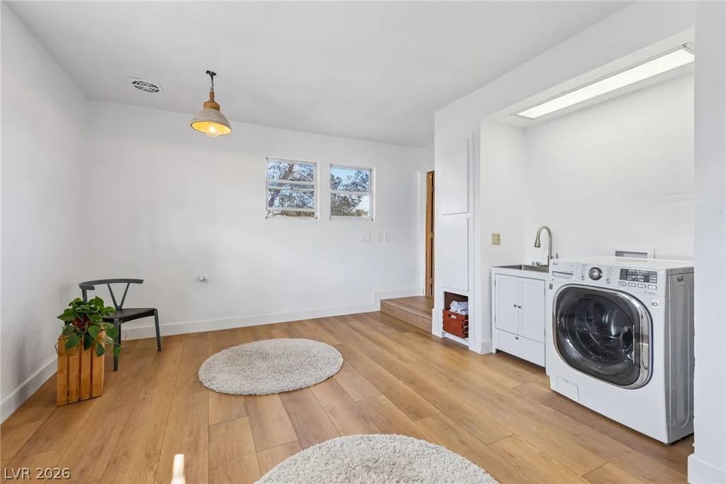 711 Lacy, Las Vegas, NV 89107