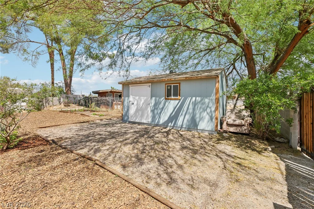 711 Lacy, Las Vegas, NV 89107