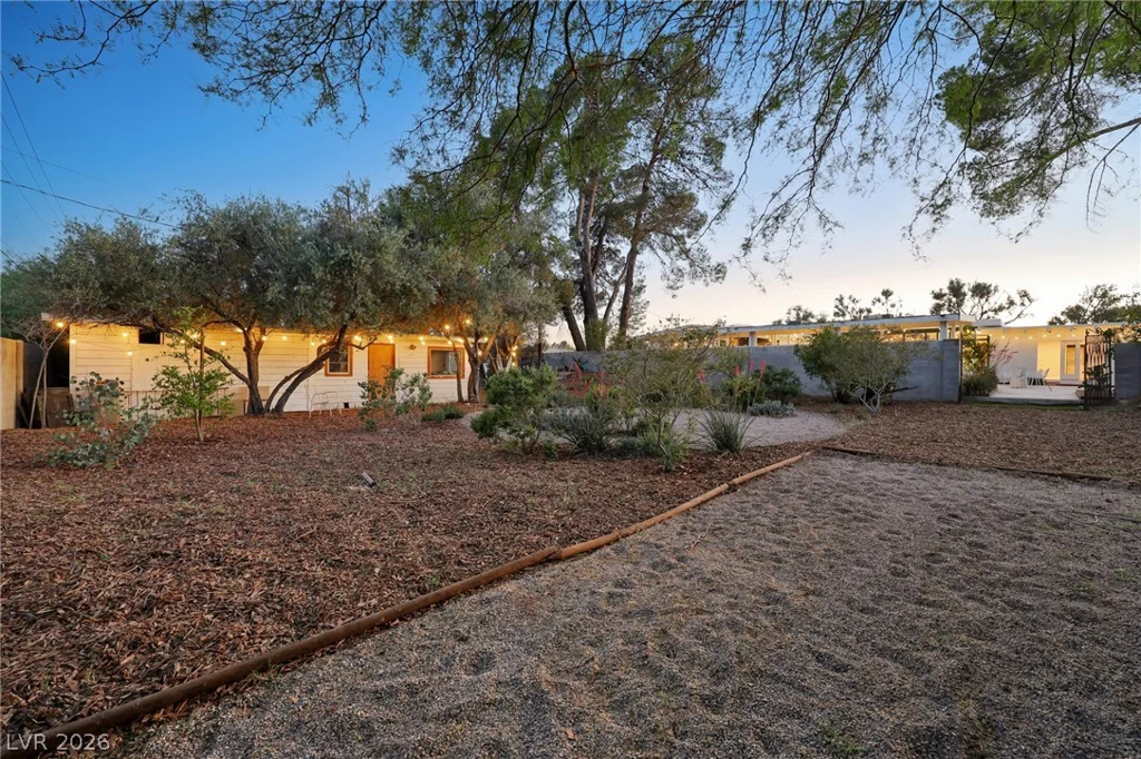 711 Lacy, Las Vegas, NV 89107