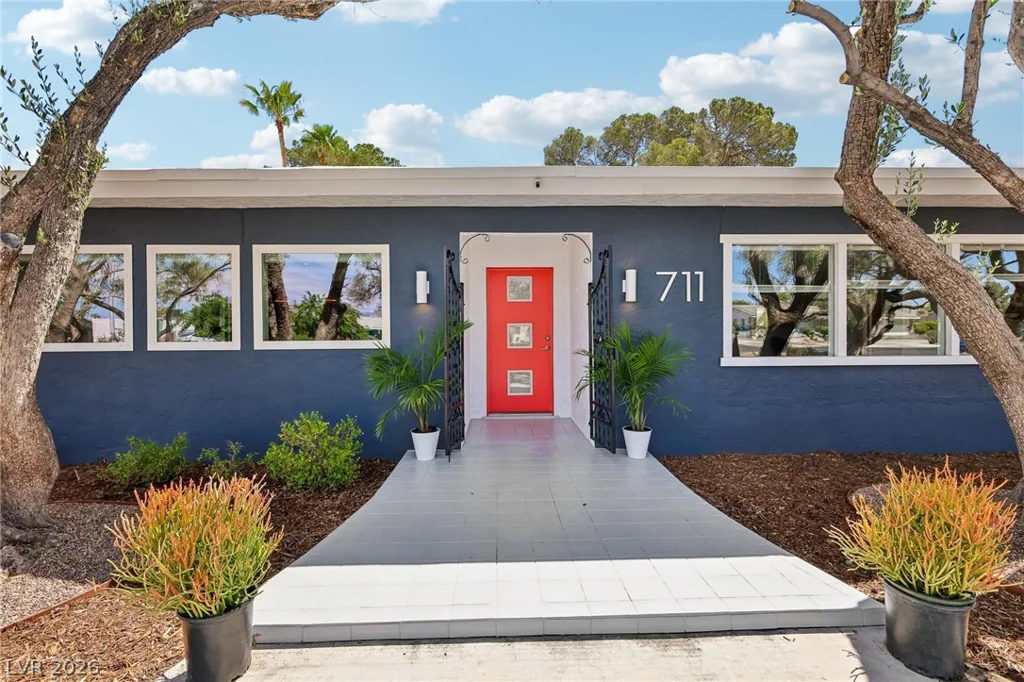 711 Lacy, Las Vegas, NV 89107
