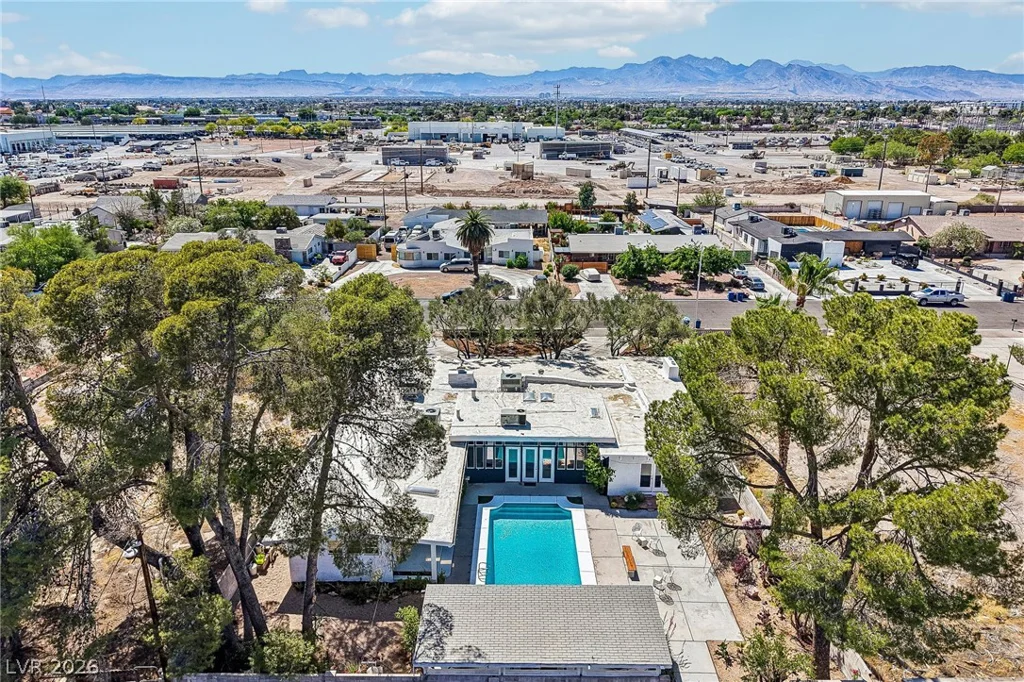 711 Lacy, Las Vegas, NV 89107