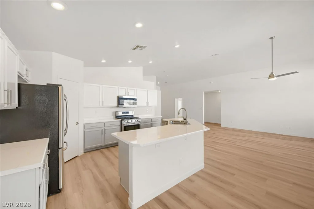 4708 Gleaming Meadows, North Las Vegas, NV 89031