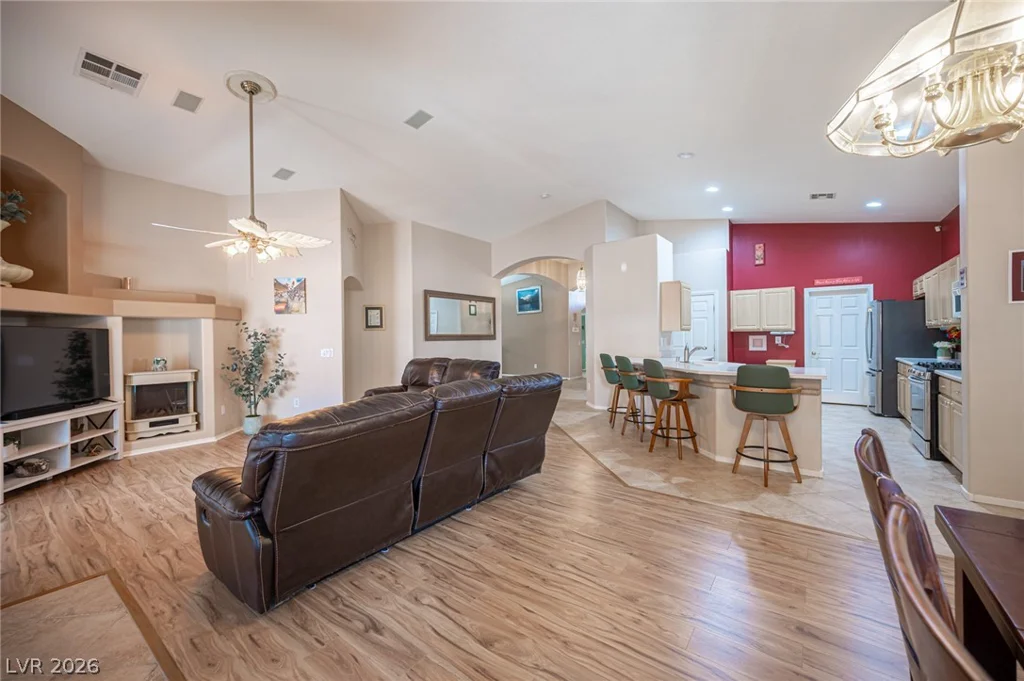 7012 Wild Wave, Las Vegas, NV 89131