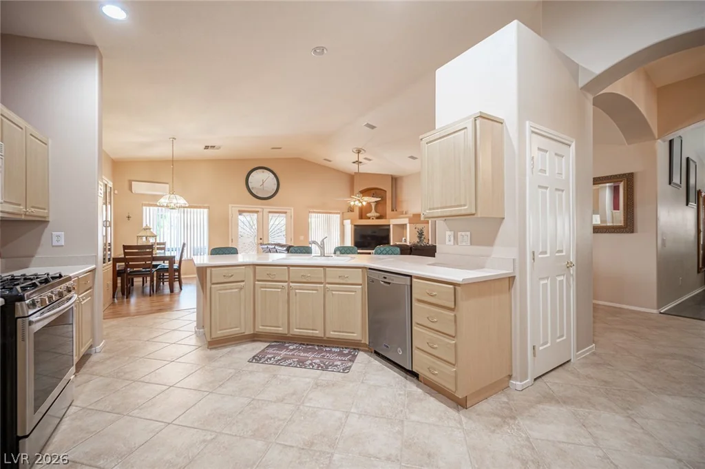 7012 Wild Wave, Las Vegas, NV 89131