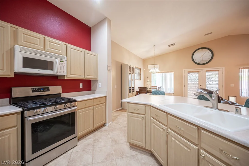 7012 Wild Wave, Las Vegas, NV 89131