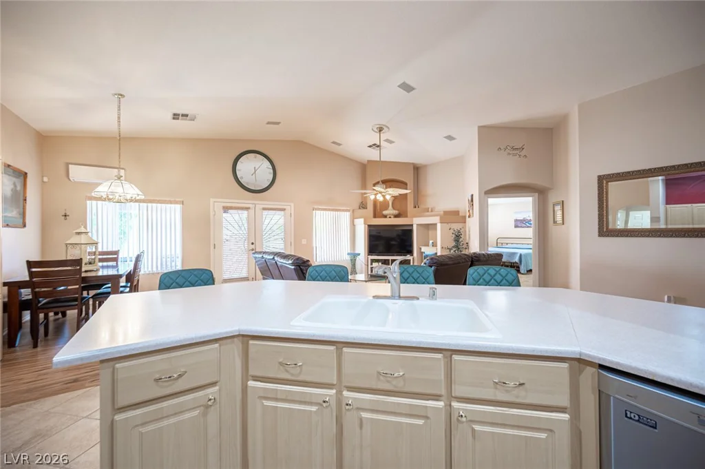 7012 Wild Wave, Las Vegas, NV 89131