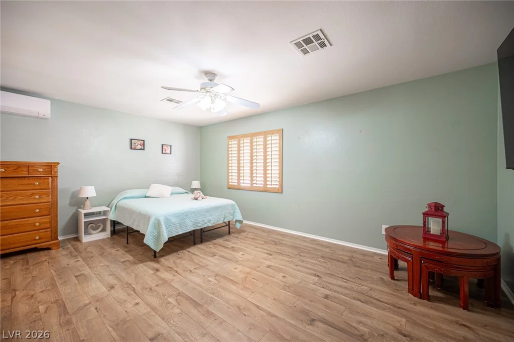 7012 Wild Wave, Las Vegas, NV 89131
