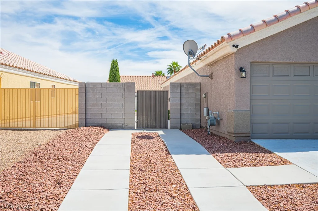 7012 Wild Wave, Las Vegas, NV 89131