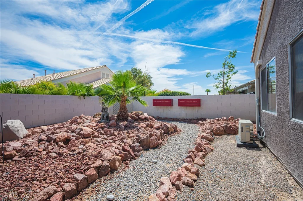 7012 Wild Wave, Las Vegas, NV 89131