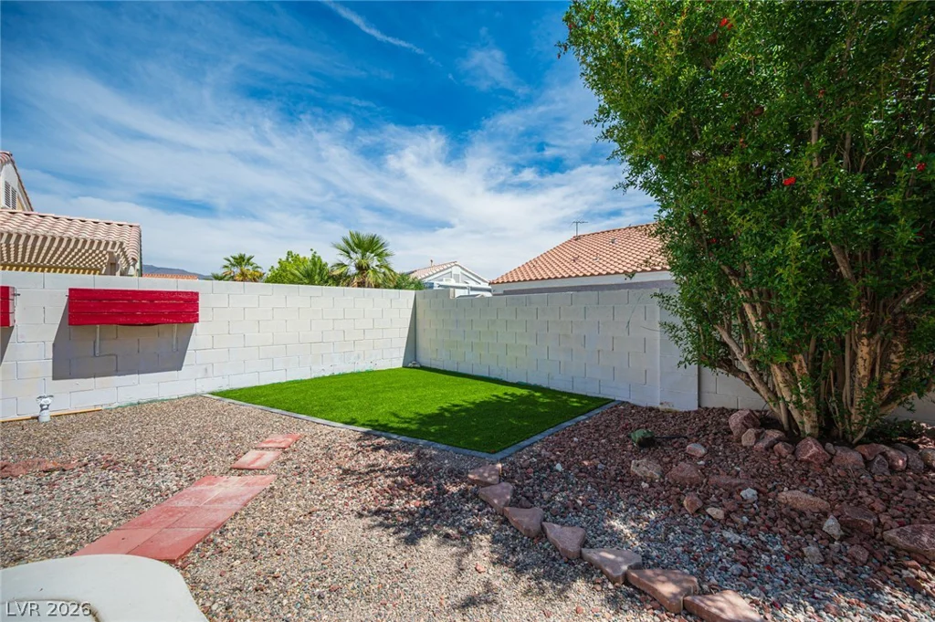 7012 Wild Wave, Las Vegas, NV 89131