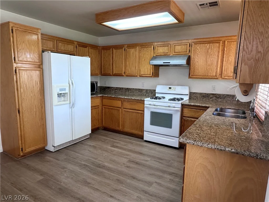 920 Golden Hawk, Las Vegas, NV 89108