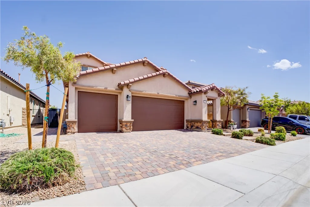 8230 Skye Struck, Las Vegas, NV 89166