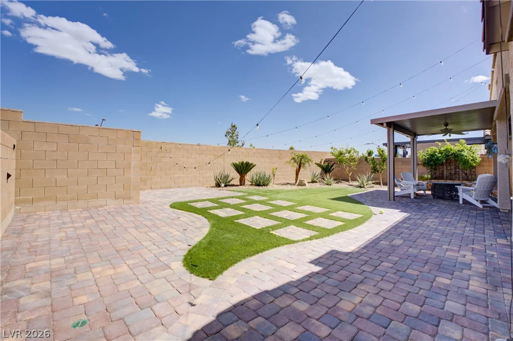 8230 Skye Struck, Las Vegas, NV 89166