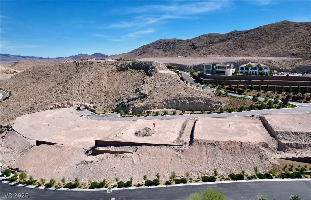 30 Mountain View, Las Vegas, NV 89141