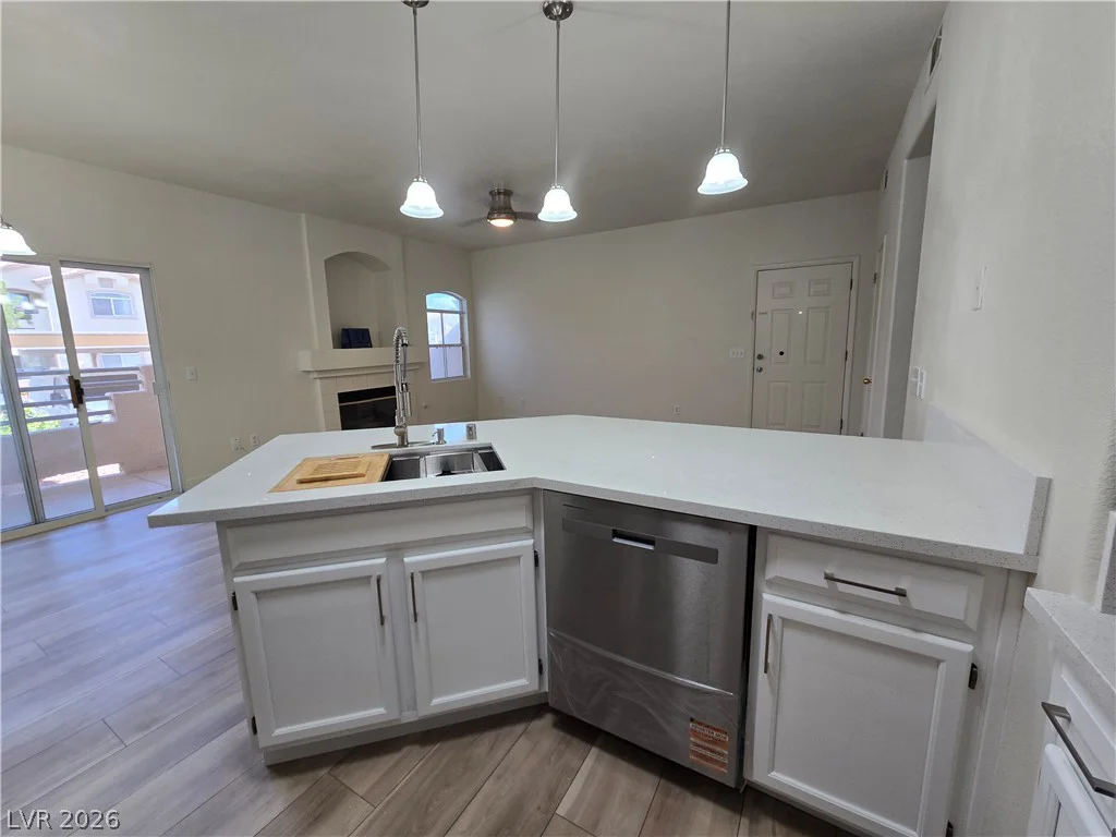 5415 Harmon, Las Vegas, NV 89103