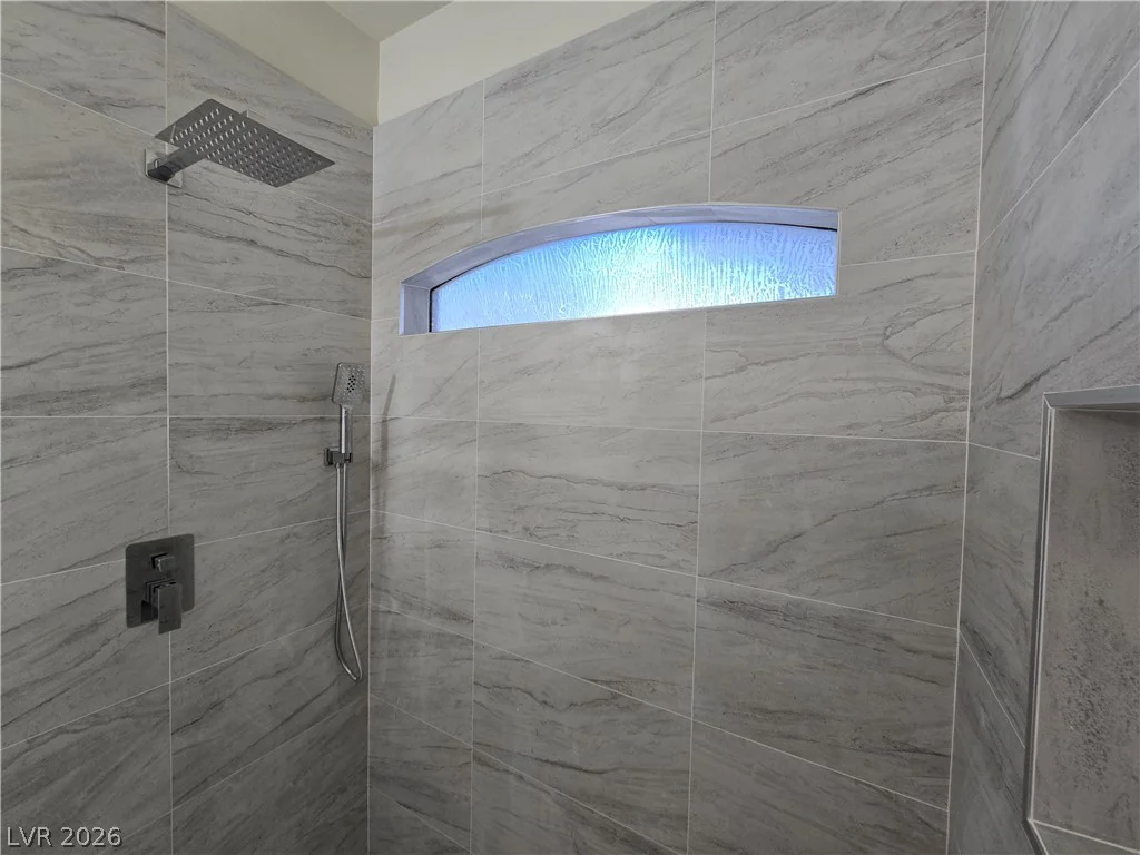 5415 Harmon, Las Vegas, NV 89103