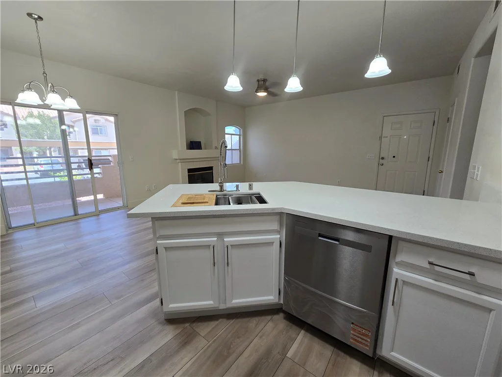 5415 Harmon, Las Vegas, NV 89103