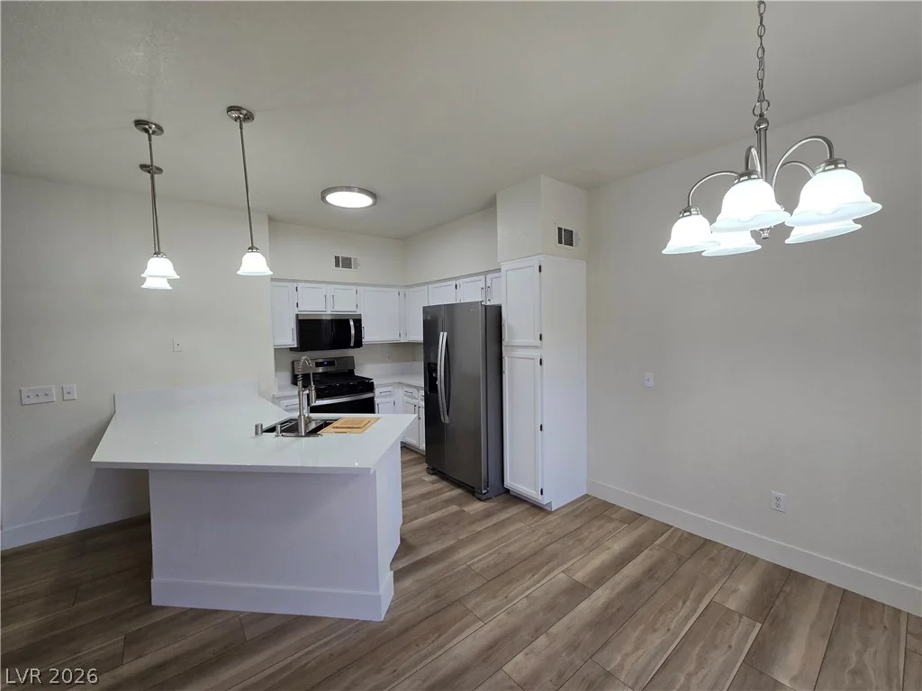 5415 Harmon, Las Vegas, NV 89103