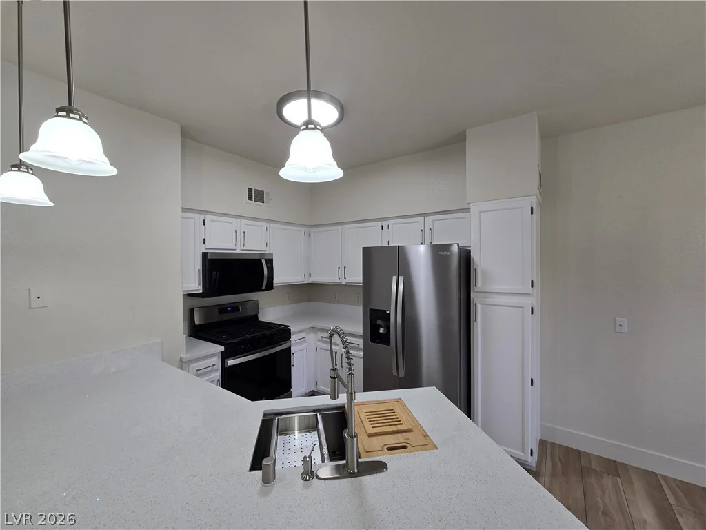 5415 Harmon, Las Vegas, NV 89103