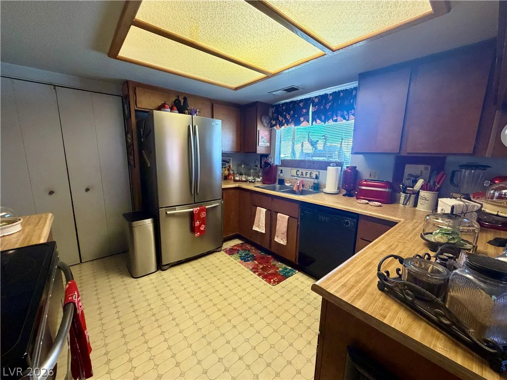 8217 Abercrombe, Las Vegas, NV 89145