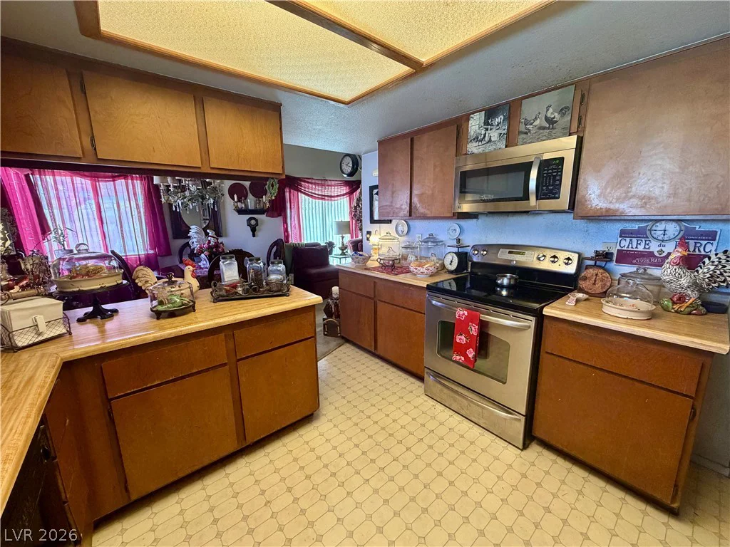 8217 Abercrombe, Las Vegas, NV 89145
