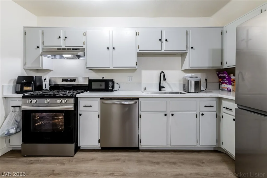 2122 Sleepy, Las Vegas, NV 89106