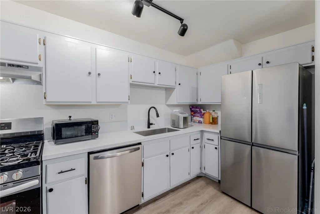 2122 Sleepy, Las Vegas, NV 89106