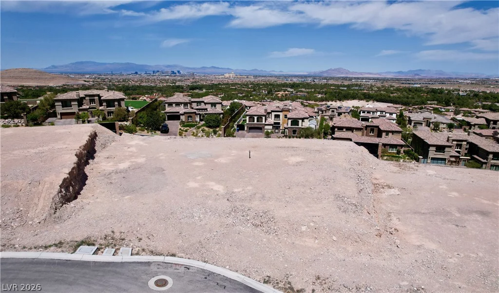 18 Mountain View, Las Vegas, NV 89141