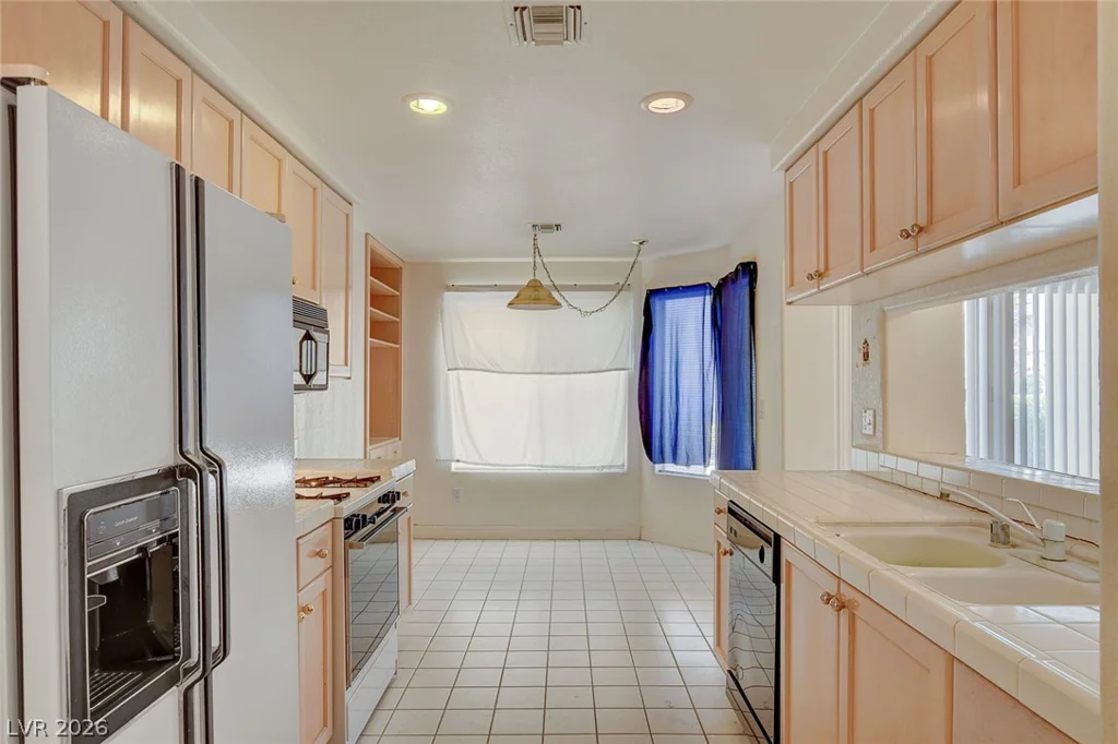 7637 Valley Green, Las Vegas, NV 89149