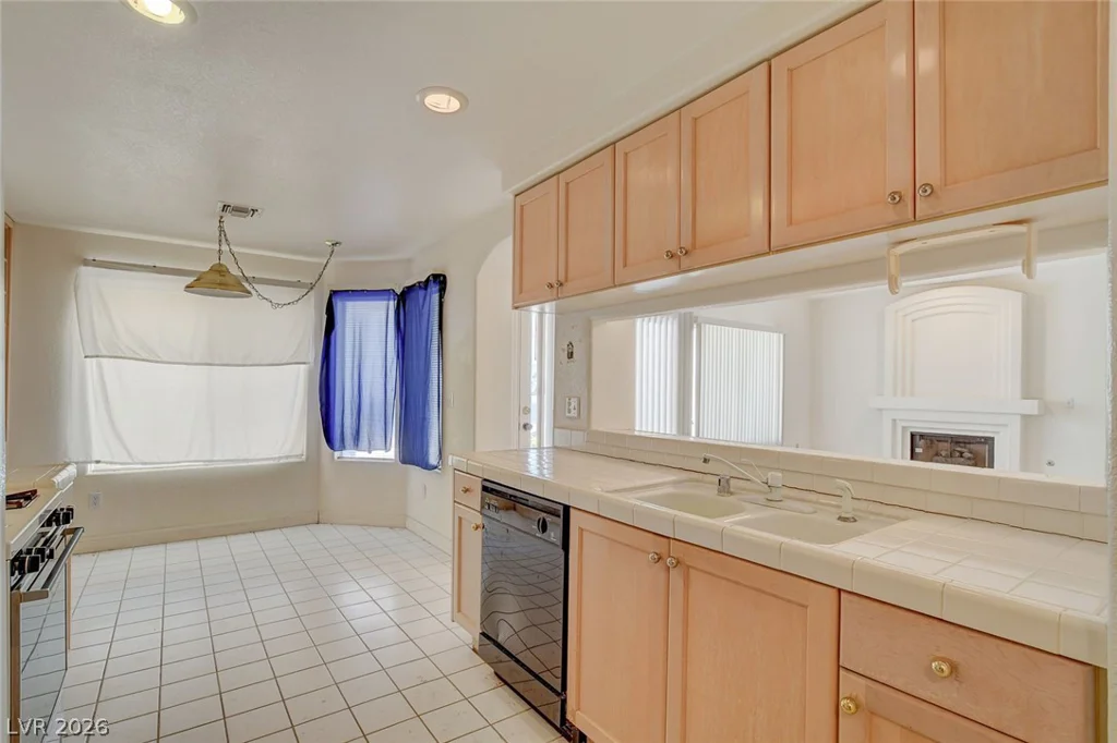 7637 Valley Green, Las Vegas, NV 89149