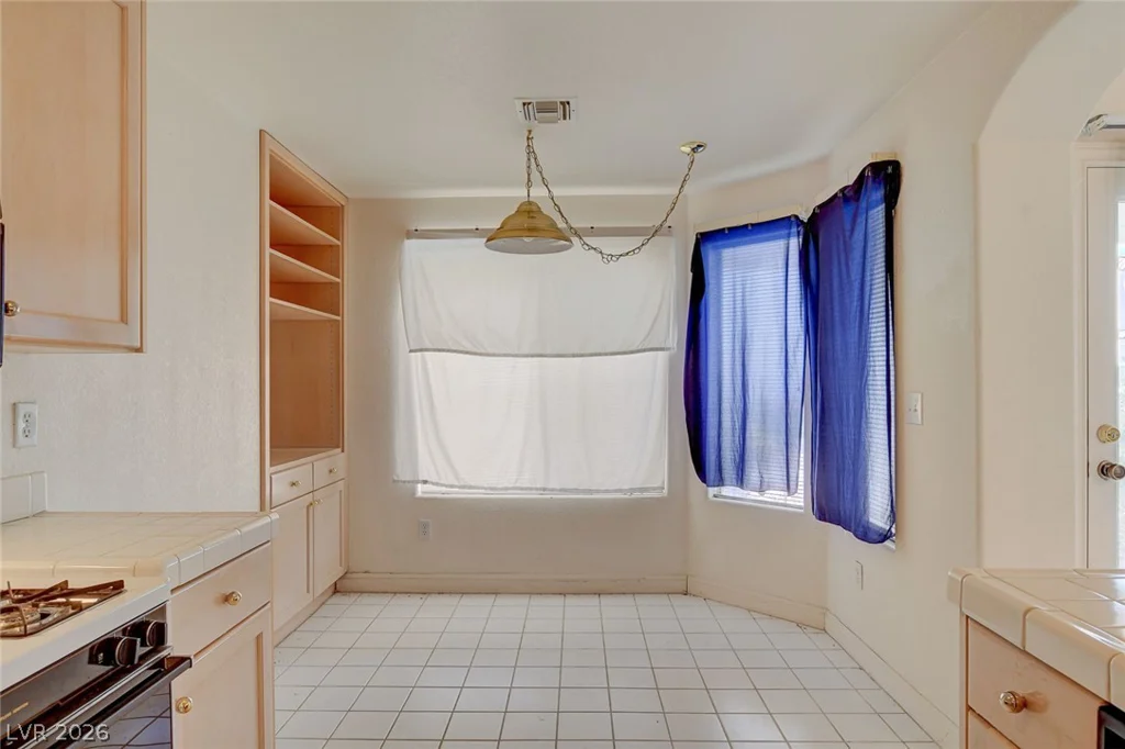 7637 Valley Green, Las Vegas, NV 89149