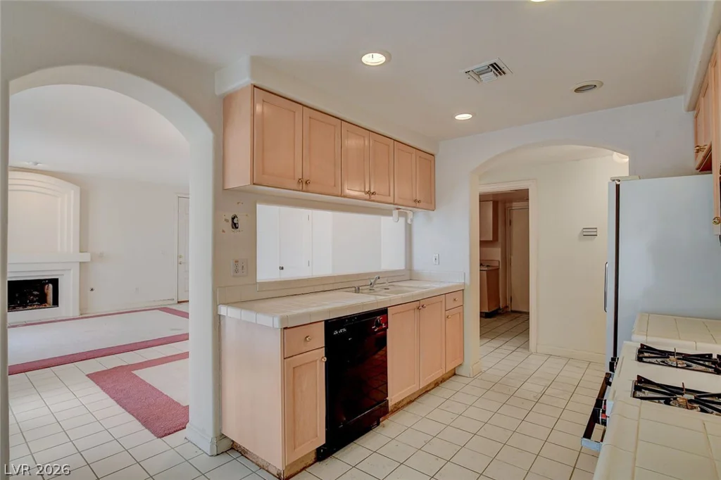 7637 Valley Green, Las Vegas, NV 89149