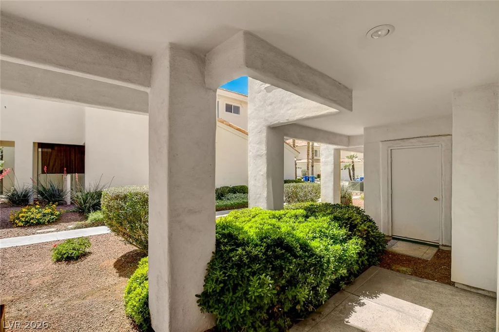 7637 Valley Green, Las Vegas, NV 89149