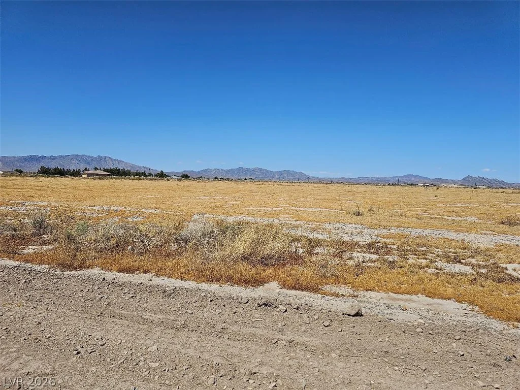 2370 Oakridge, Pahrump, NV 89048