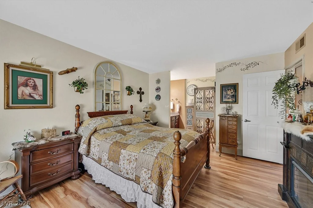 2451 Rainbow, Las Vegas, NV 89108