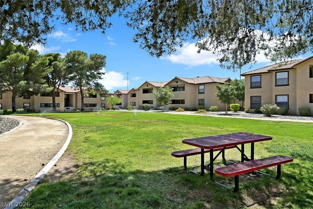 2451 Rainbow, Las Vegas, NV 89108