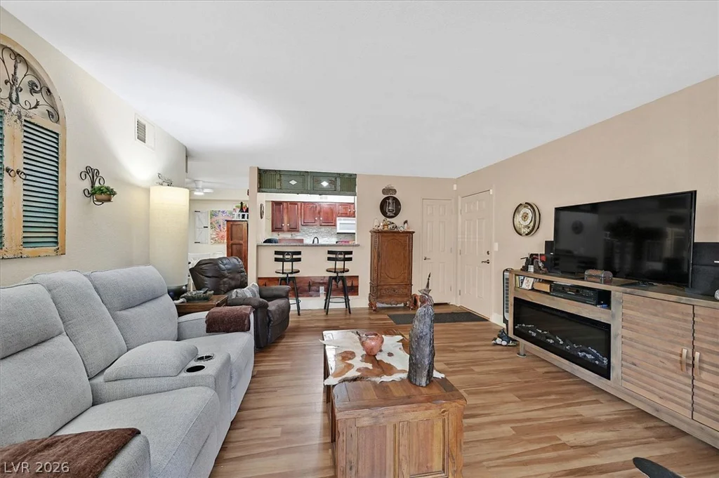 2451 Rainbow, Las Vegas, NV 89108