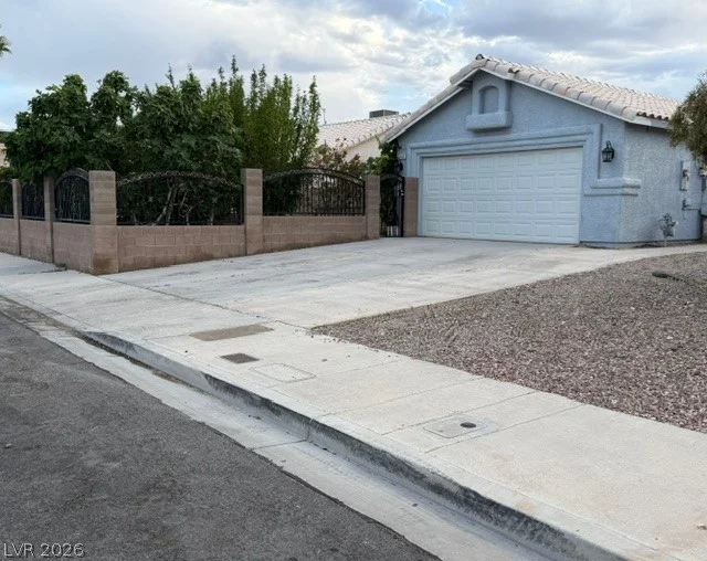 5033 Crystal Breeze, North Las Vegas, NV 89031