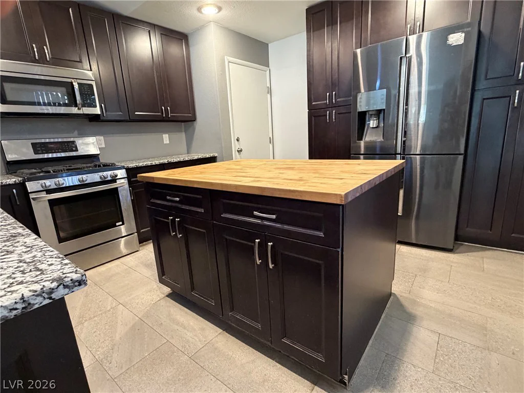 5033 Crystal Breeze, North Las Vegas, NV 89031