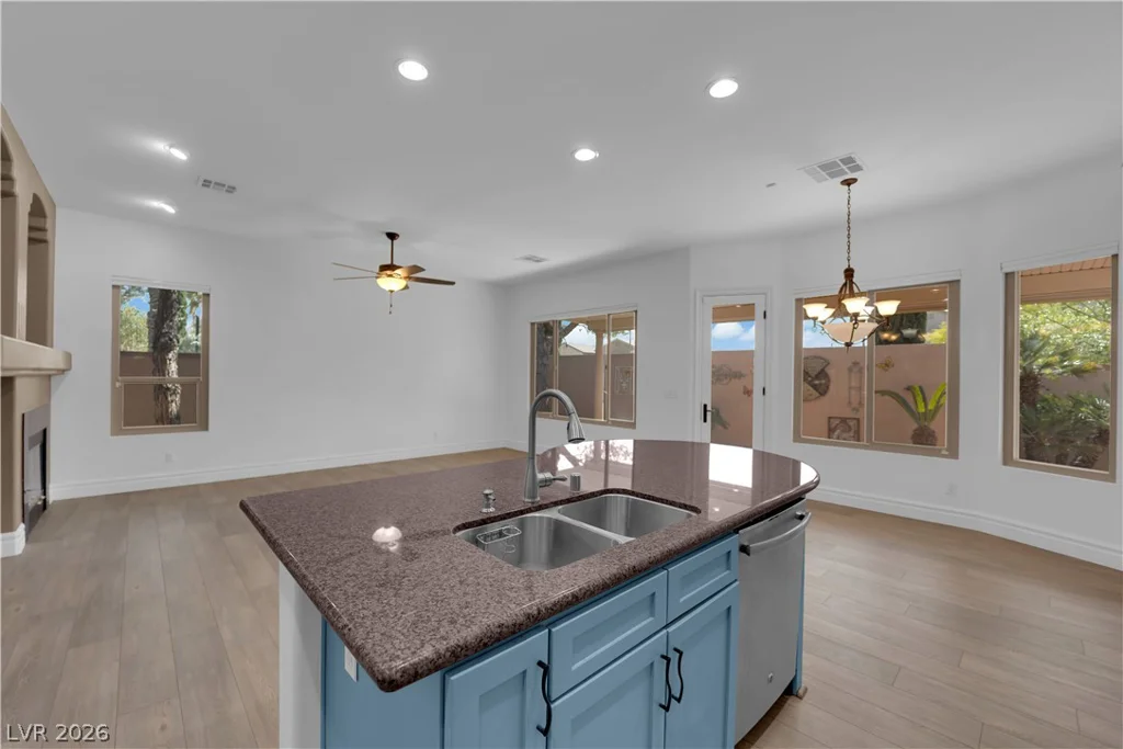 801 White Falcon, Las Vegas, NV 89144